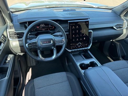Used 2025 GMC Acadia Elevation FWD image 16