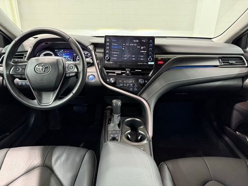 Used 2021 Toyota Camry XSE w/ Cold Weather Package image 7