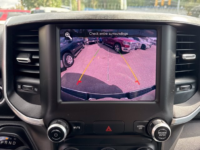 Used 2019 RAM 1500 4x4 Crew Cab image 23