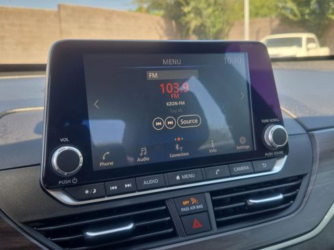 Used 2024 Nissan Altima 2.5 SV FWD image 21