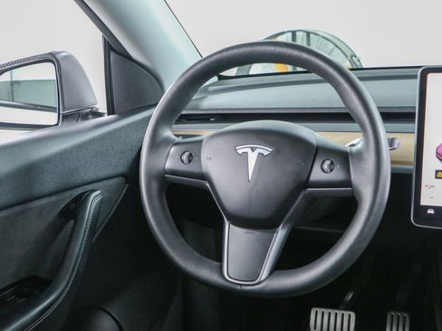 Used 2022 Tesla Model Y Performance AWD/4WD image 12