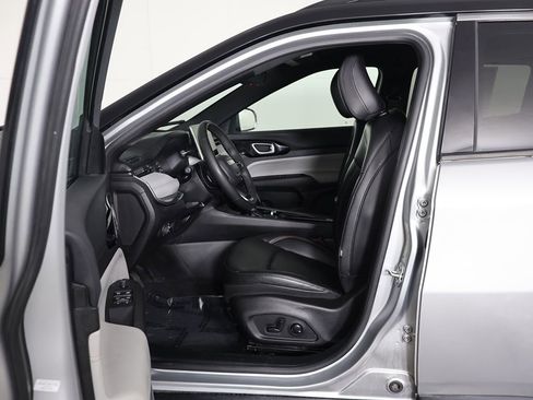 Used 2024 Jeep Compass Limited AWD/4WD image 25