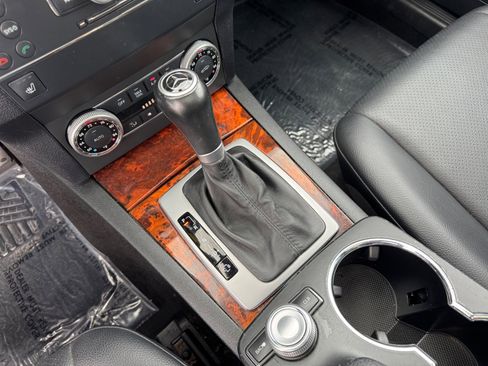 Used 2010 Mercedes-Benz GLK 350 4MATIC image 21