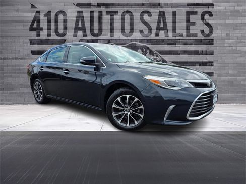 Used 2018 Toyota Avalon XLE FWD image 1
