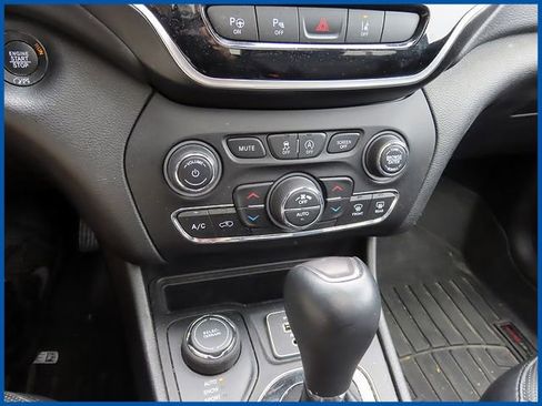 Used 2021 Jeep Cherokee Limited AWD/4WD image 17