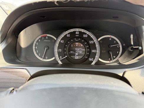 Used 2017 Honda Accord EX image 9
