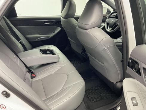 Used 2019 Toyota Avalon Limited w/ All Weather Liner Package FWD image 28