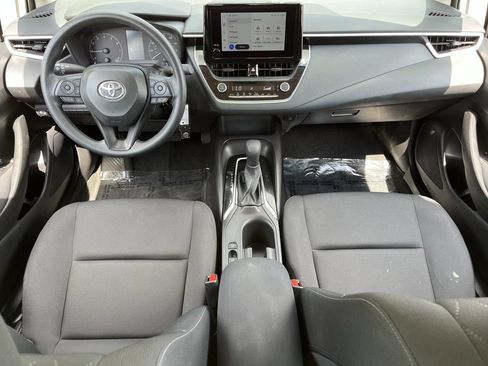 Used 2025 Toyota Corolla LE FWD image 9
