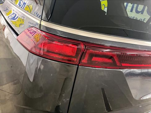 Used 2024 Kia Carnival SX image 34