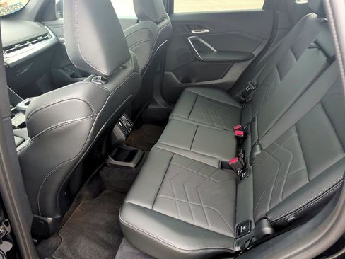 Used 2025 BMW X1 xDrive28i image 9