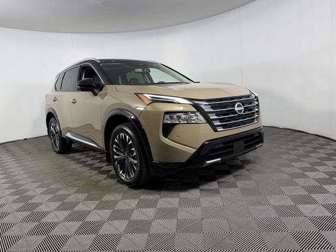 Used 2024 Nissan Rogue Platinum w/ Platinum Premium Package FWD image 5