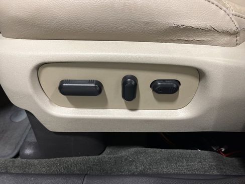 Used 2015 Ford Explorer XLT w/ Equipment Group 202A image 16