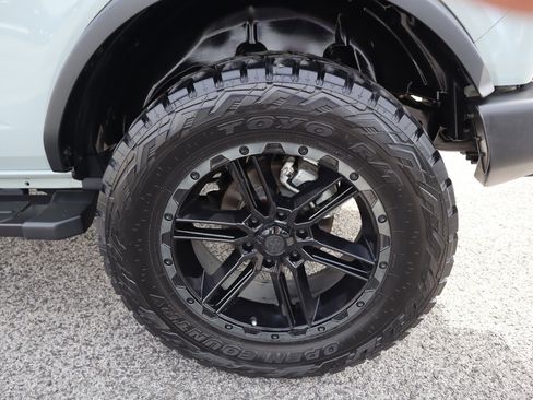 Used 2023 Ford Bronco Wildtrak image 10