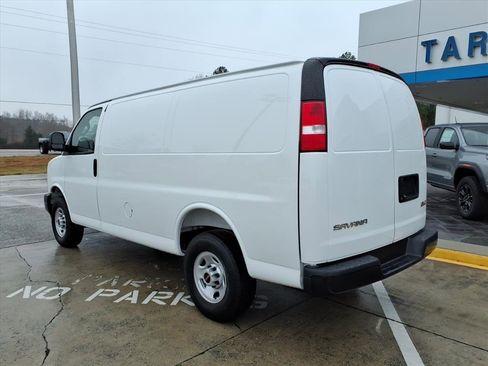 Used 2025 GMC Savana 2500 w/ Driver Convenience Package image 3