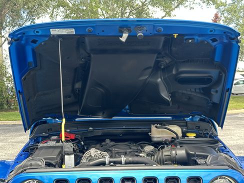 Used 2021 Jeep Wrangler Unlimited Rubicon w/ Dual Top Group image 16