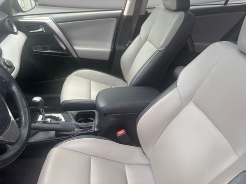 Used 2018 Toyota RAV4 Limited w/ Advanced Technology Package AWD/4WD image 9