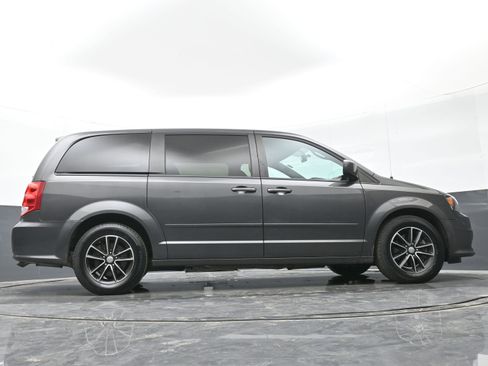 Used 2015 Dodge Grand Caravan SXT w/ Blacktop Package image 45