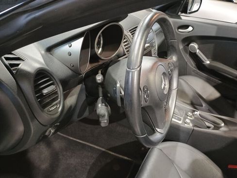 Used 2011 Mercedes-Benz SLK 300 image 21
