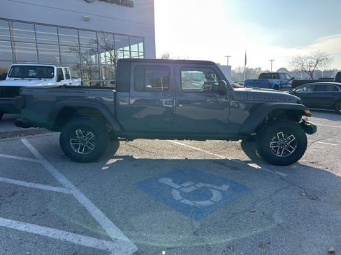 New 2026 Jeep Gladiator Mojave w/ Safety Group image 36