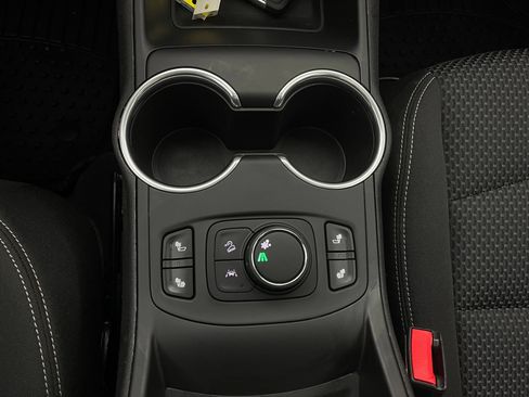 Used 2022 GMC Terrain SLE w/ Driver Convenience Package FWD image 29