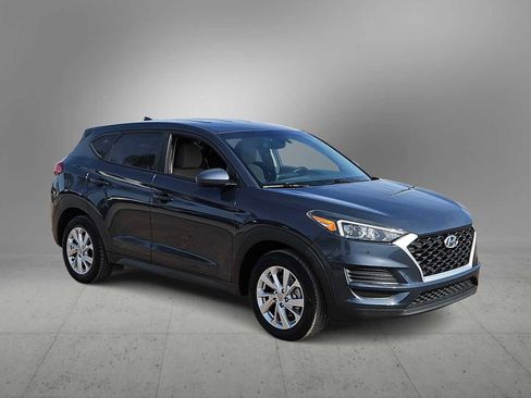 Used 2019 Hyundai Tucson SE image 2