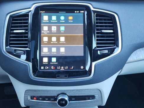 Used 2024 Volvo XC90 B6 Plus image 28