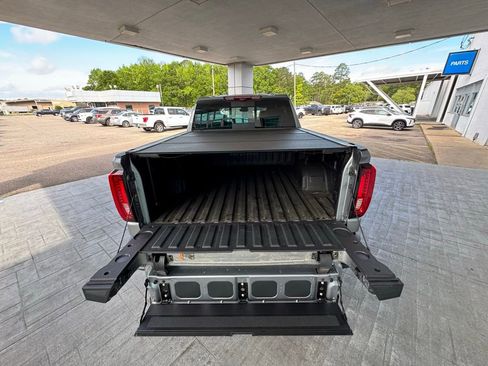 Used 2025 GMC Sierra 1500 Denali w/ Denali Reserve Package AWD/4WD image 10