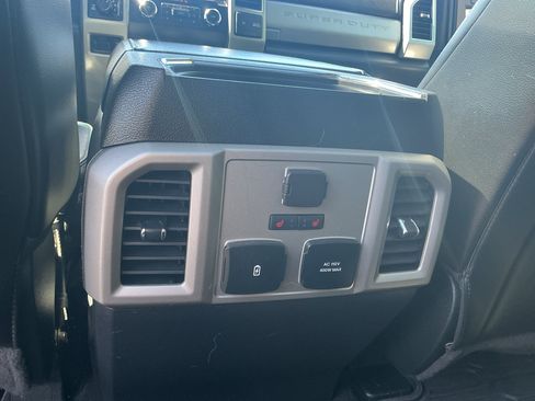Used 2019 Ford F350 Lariat w/ Lariat Ultimate Package AWD/4WD image 19