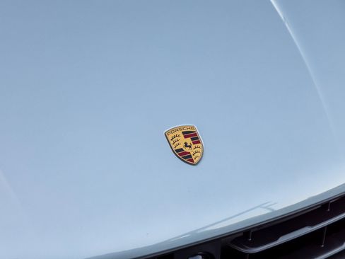 Certified 2025 Porsche Macan image 15