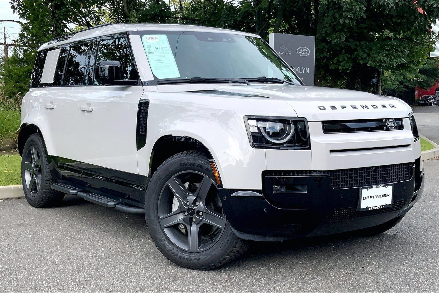 Certified 2026 Land Rover Defender 110 X-Dynamic SE AWD/4WD image 7