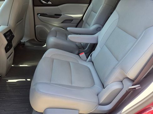 Used 2018 GMC Acadia SLT FWD image 23