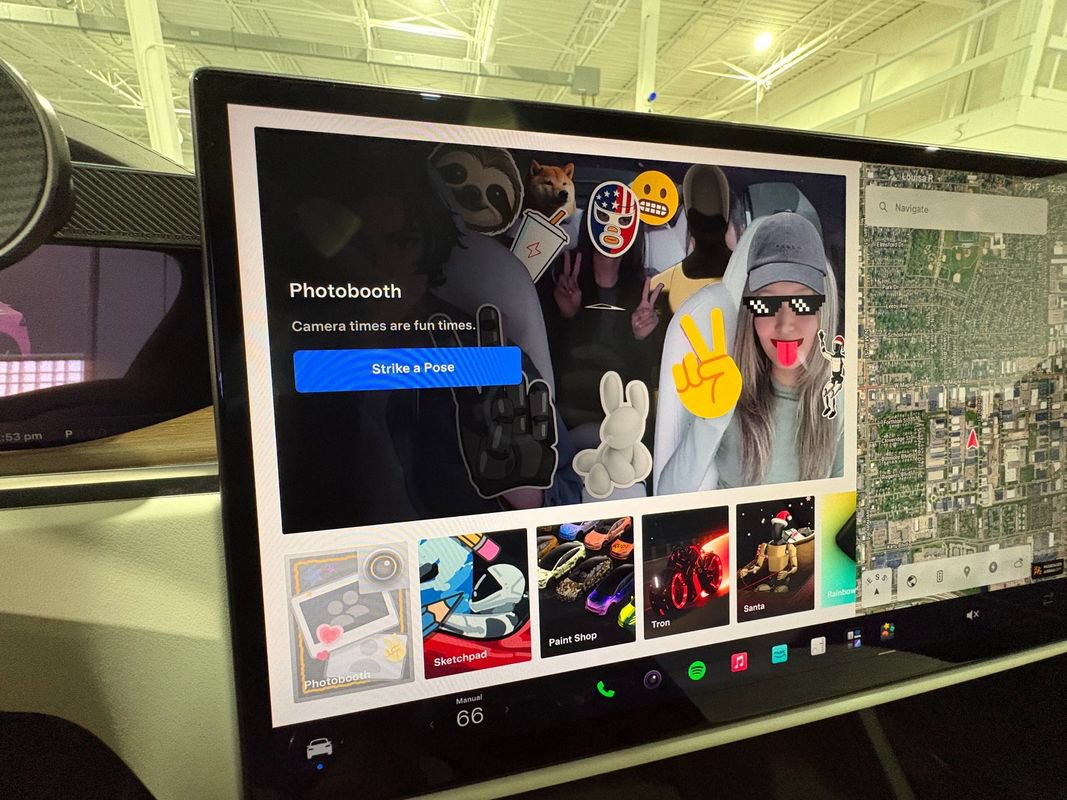 Used 2023 Tesla Model X AWD/4WD image 22