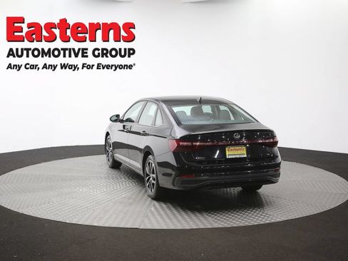 Used 2025 Volkswagen Jetta SE FWD image 66