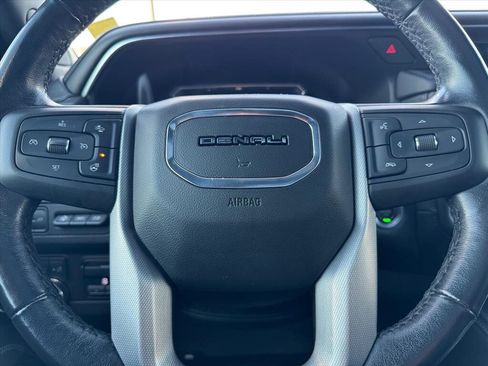 Used 2021 GMC Yukon Denali w/ Denali Premium Package image 21