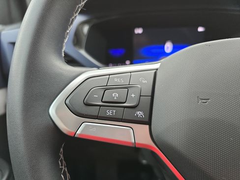 Certified 2023 Volkswagen Taos SE FWD image 16