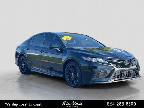 Used 2021 Toyota Camry SE FWD image 1