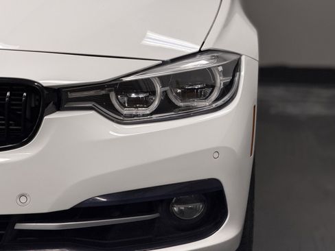 Used 2018 BMW 330e 330e iPerformance image 8