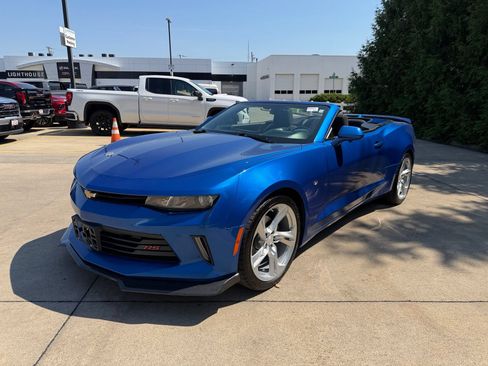 Used 2018 Chevrolet Camaro LT RWD image 23