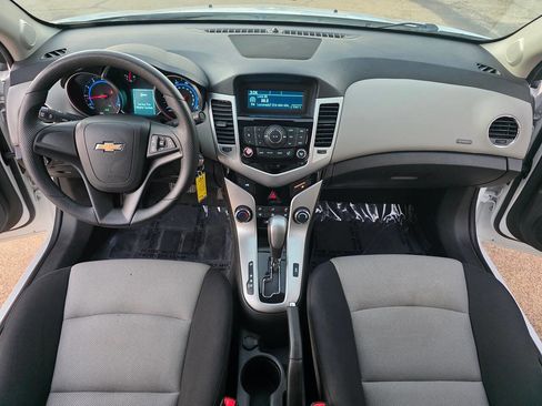 Used 2016 Chevrolet Cruze LS image 24