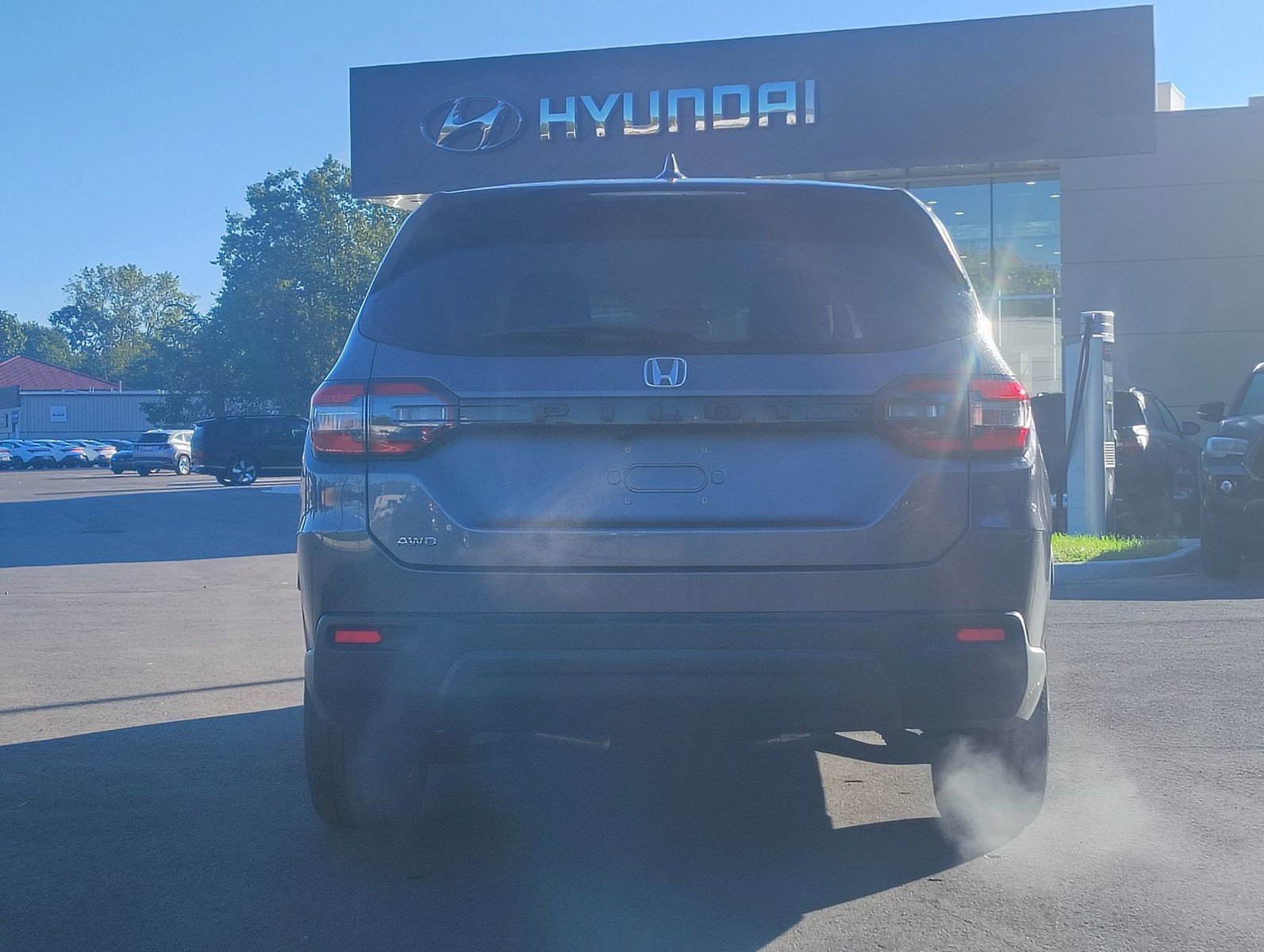 Used 2023 Honda Pilot LX image 6
