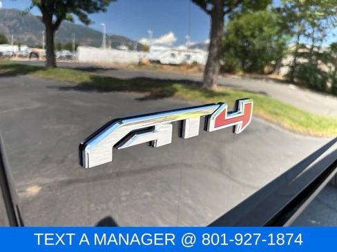 Used 2025 GMC Yukon AT4 Ultimate w/ LPO, AT4 Appearance Package AWD/4WD image 23