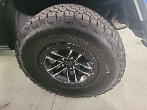 Used 2025 Jeep Wrangler Unlimited Rubicon AWD/4WD image 16