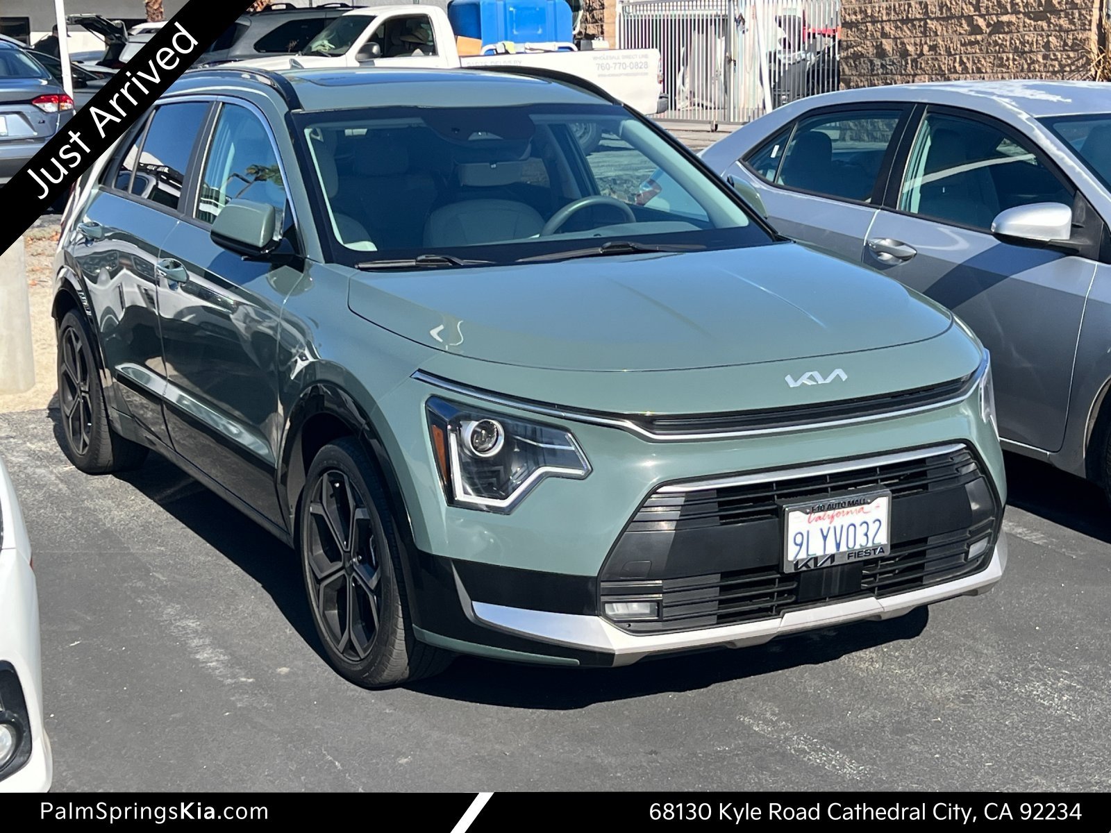 Used 2024 Kia Niro EX Touring FWD image 1