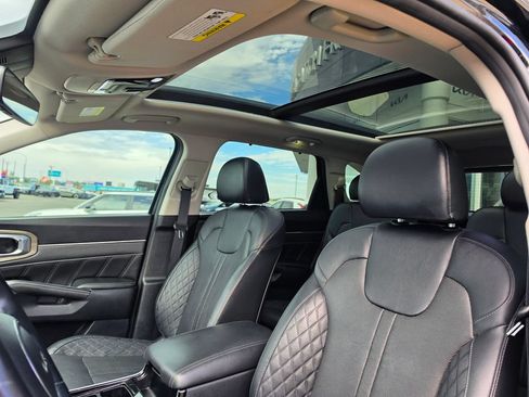 Certified 2023 Kia Sorento SX Prestige AWD/4WD image 9