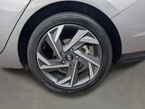 Used 2024 Hyundai Elantra SEL w/ Convenience Package image 13