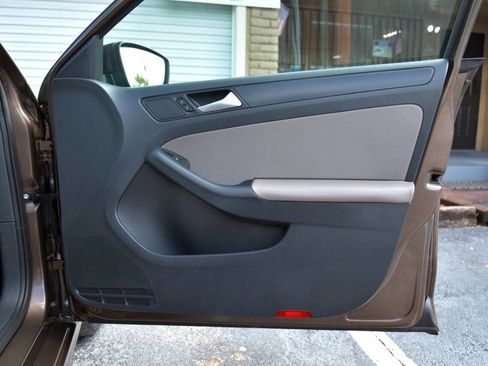 Used 2014 Volkswagen Jetta S image 33