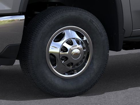 New 2026 Chevrolet Silverado 3500 LT image 9