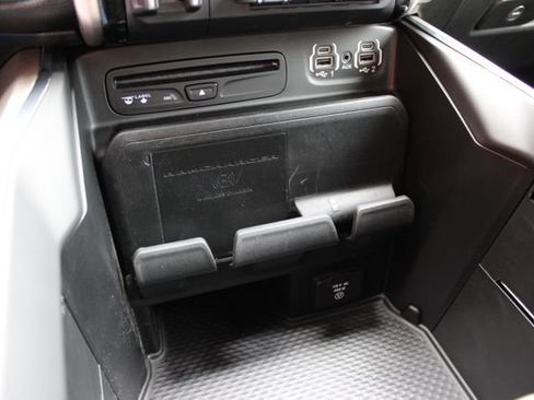 Used 2019 RAM 1500 Laramie AWD/4WD image 29