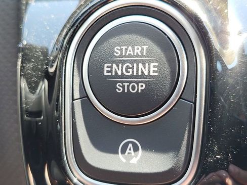Certified 2025 Mercedes-Benz CLA 250 4MATIC image 27