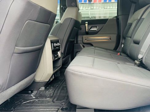 Used 2025 GMC Hummer EV 2X image 58